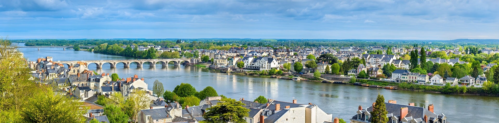 Ville dans la vallée de la loire